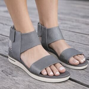 Eileen Fisher SZ 9 Spree Sport Sandals In Metallic Silver NEW